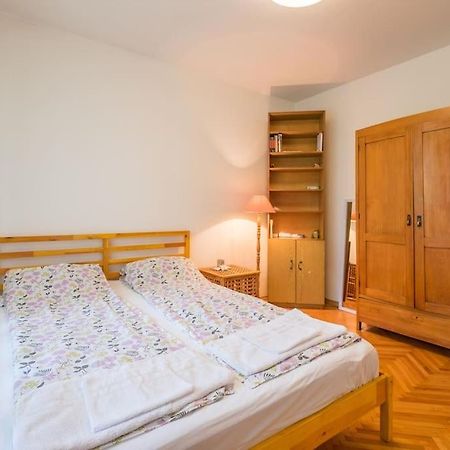 Beautiful Flat In Central Location By Flat Mаnager Sofia Exteriör bild