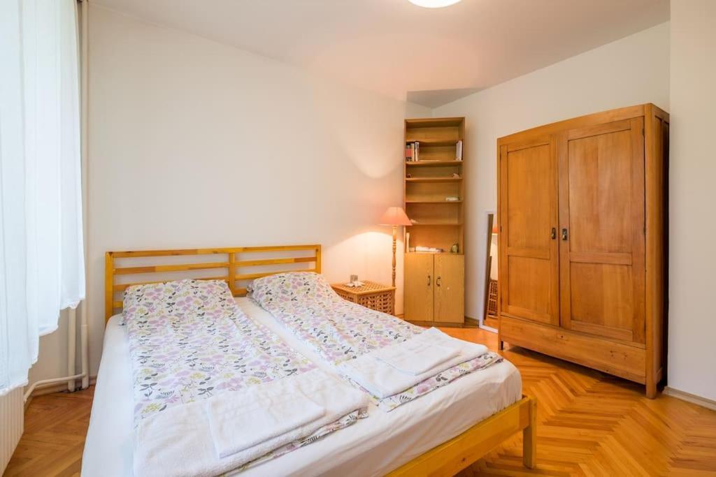 Beautiful Flat In Central Location By Flat Mаnager Sofia Exteriör bild