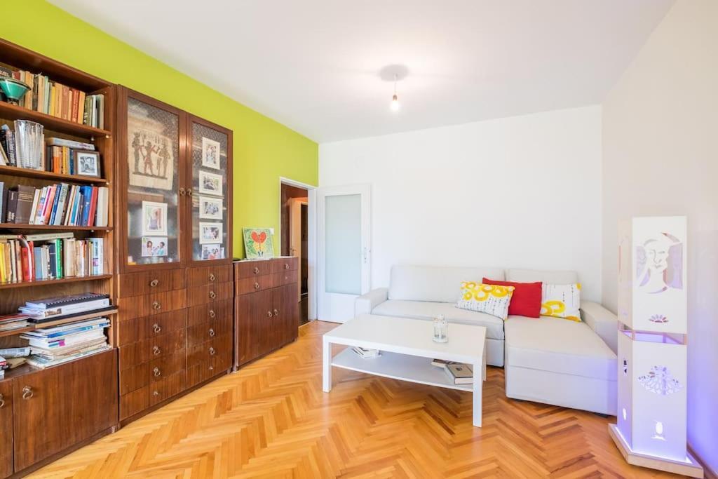 Beautiful Flat In Central Location By Flat Mаnager Sofia Exteriör bild