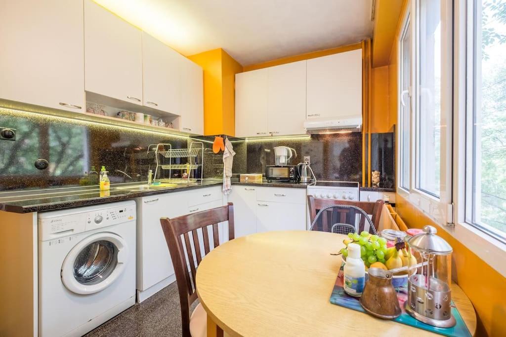 Beautiful Flat In Central Location By Flat Mаnager Sofia Exteriör bild