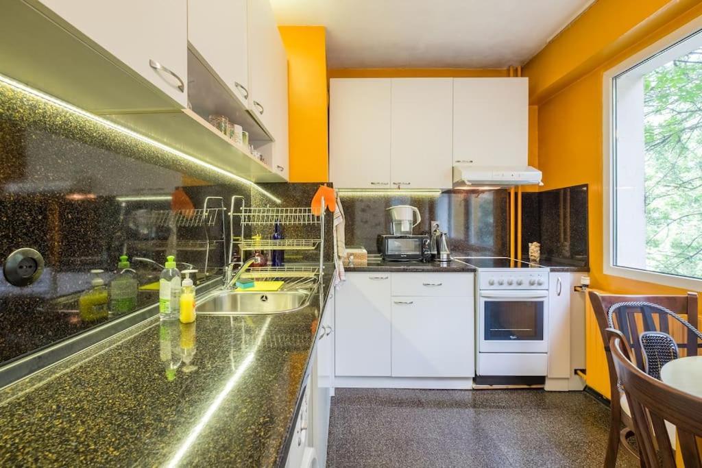 Beautiful Flat In Central Location By Flat Mаnager Sofia Exteriör bild