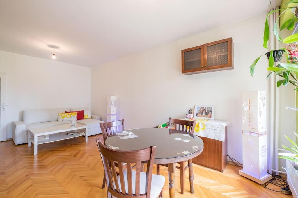 Beautiful Flat In Central Location By Flat Mаnager Sofia Exteriör bild